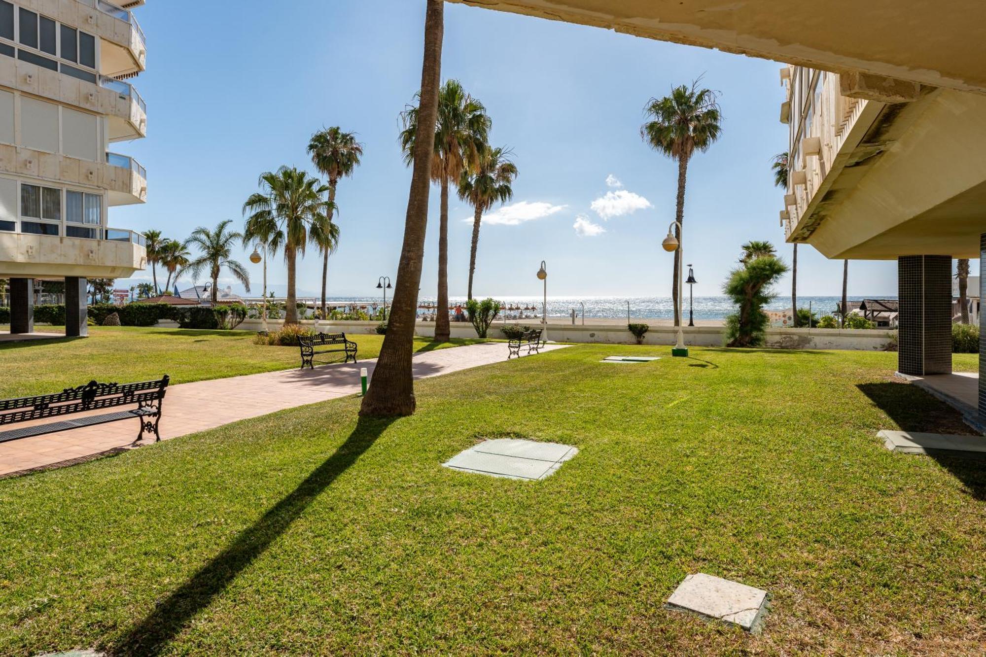 Tropico Carihuela View & Parking Apartment Torremolinos Exterior photo